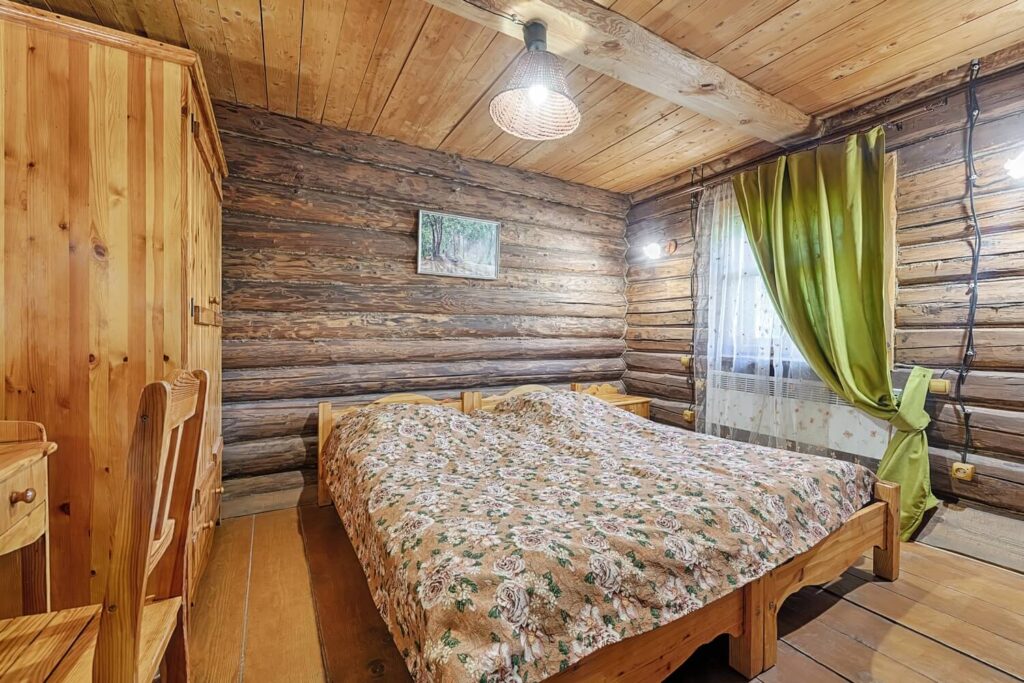 Дом Пятистенок озеро, база отдыха в Калужской области Сафари Парк.